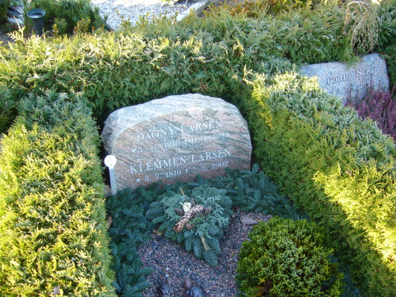 Billede af gravsten på Glyngøre Kirkegård